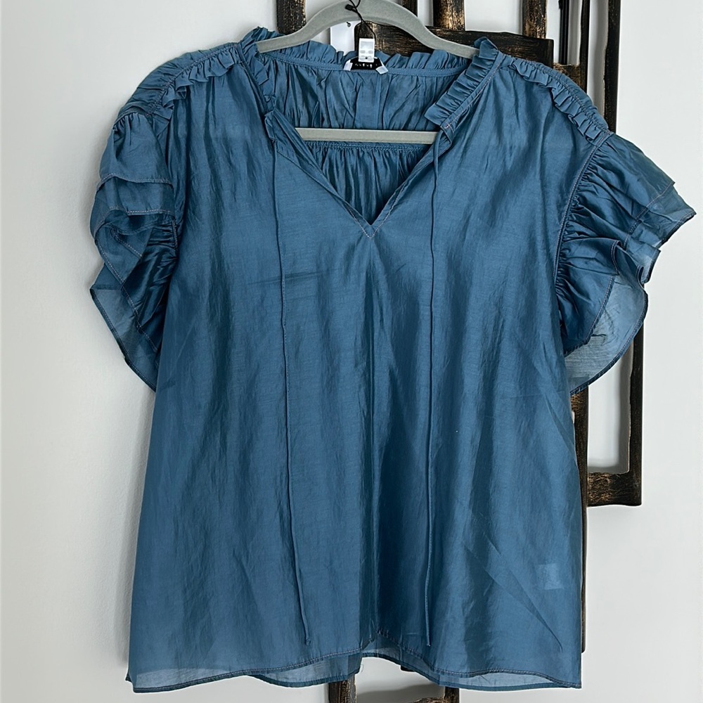 Brand new short sleeve blouse